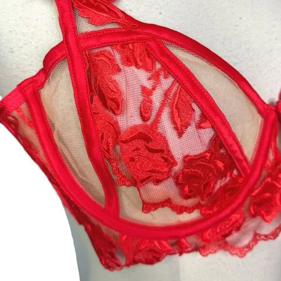 For Love & Lemons Romantic Roses Bra - Size Large (38A, 36B/C, 34DD, 38D) - Picture 8 of 13
